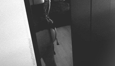 Nacktes geleaktes OnlyFans-Foto von Misscharliestoybox