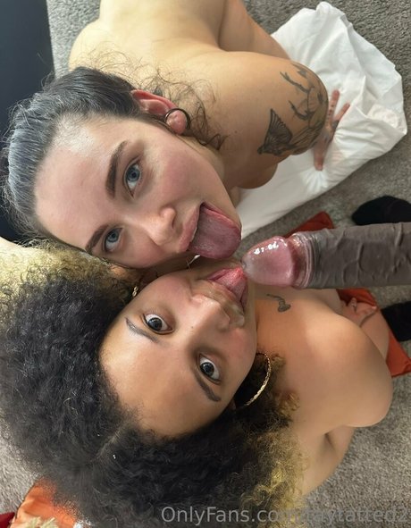 Nacktes geleaktes OnlyFans-Foto von Taytatted2