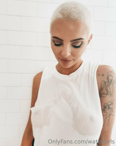 Nacktes geleaktes OnlyFans-Foto von Watergirls