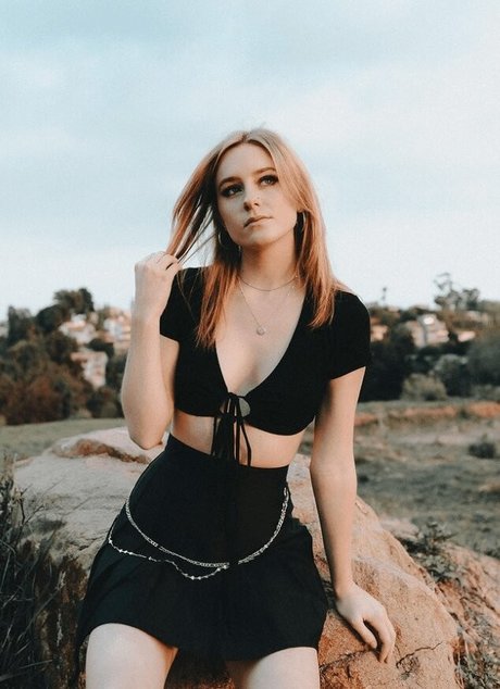 Nacktes geleaktes OnlyFans-Foto von Audra Miller