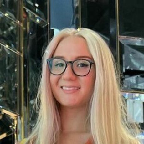 Nacktes geleaktes OnlyFans-Foto von Funsizedkate