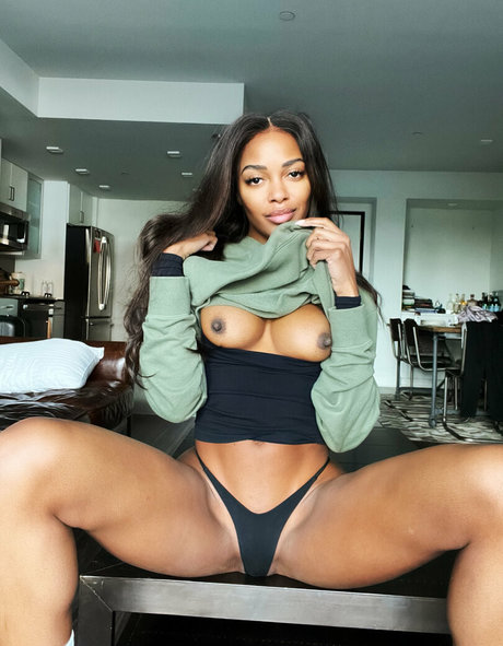 Amberoxrose