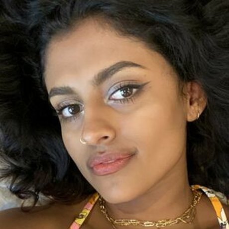 Nacktes geleaktes OnlyFans-Foto von Yamini Nambimadom