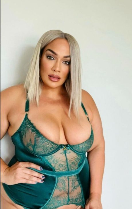 Nacktes geleaktes OnlyFans-Foto von Nia Jax