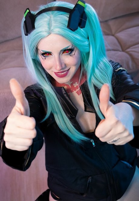 Ezy Summers Cosplay