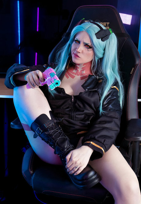Ezy Summers Cosplay