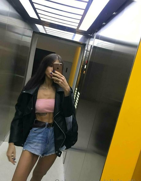 Adel_leda