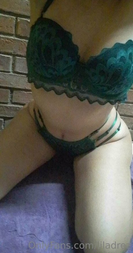 Nacktes geleaktes OnlyFans-Foto von Liladrez