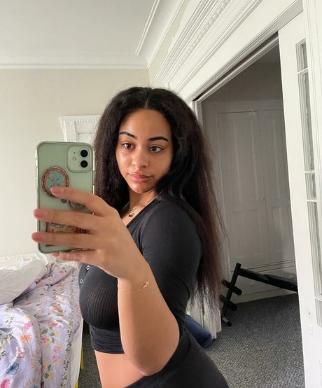 Nacktes geleaktes OnlyFans-Foto von Raina Morris
