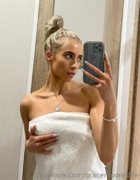 Nacktes geleaktes OnlyFans-Foto von Gracemooreslife