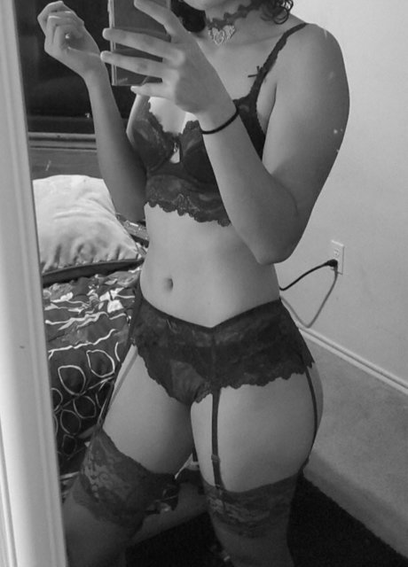 Nacktes geleaktes OnlyFans-Foto von Spillingthetea