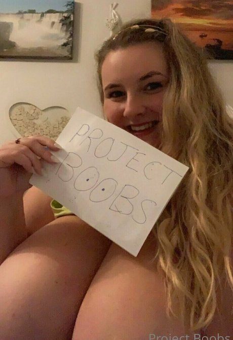 Nacktes geleaktes OnlyFans-Foto von Projectboobs