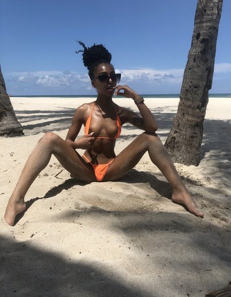 Nacktes geleaktes OnlyFans-Foto von Briabackwoods