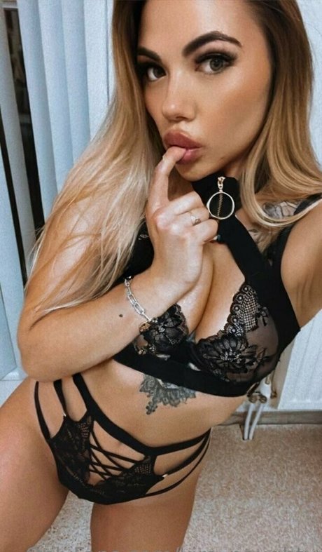 Nacktes geleaktes OnlyFans-Foto von Kiranaughty