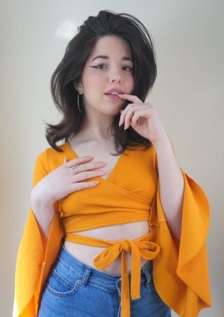 Nacktes geleaktes OnlyFans-Foto von Slight Sounds Asmr
