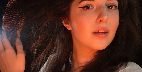 Nacktes geleaktes OnlyFans-Foto von Slight Sounds Asmr