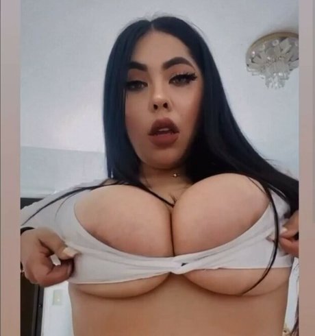 Nacktes geleaktes OnlyFans-Foto von Louisa Ml