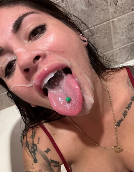 Nacktes geleaktes OnlyFans-Foto von Lena Lawless