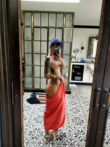 Nacktes geleaktes OnlyFans-Foto von Discordia Suicide