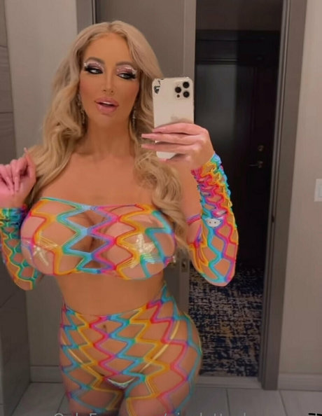 Nicolette Shea