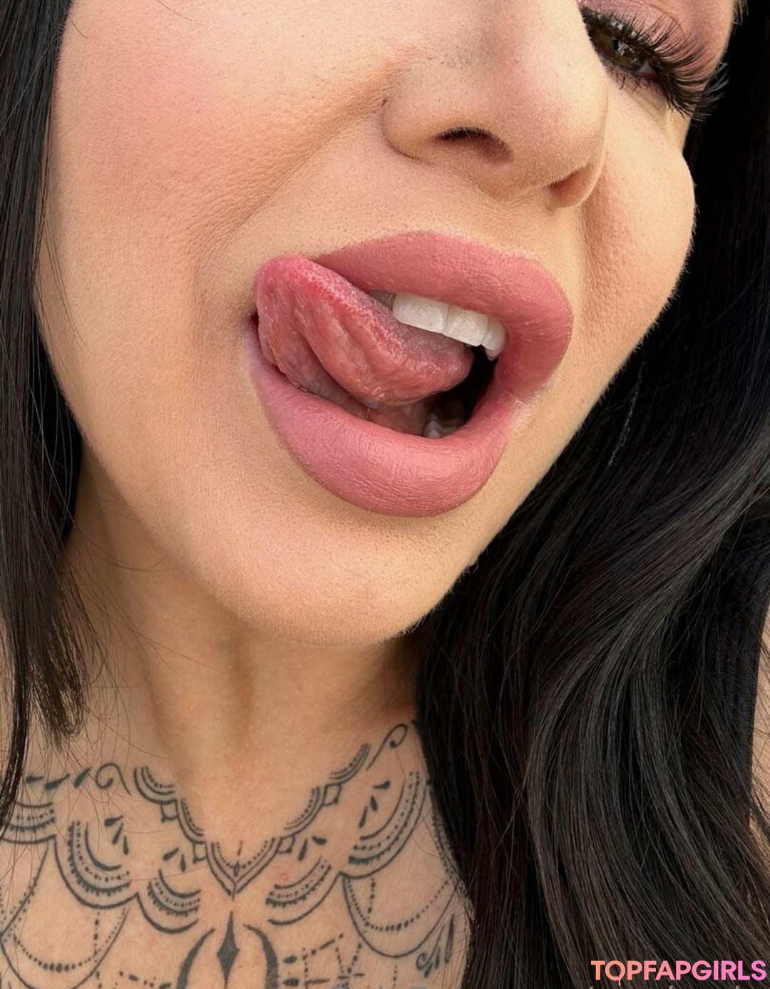 Nacktes geleaktes OnlyFans-Foto von Romi Rain #1008