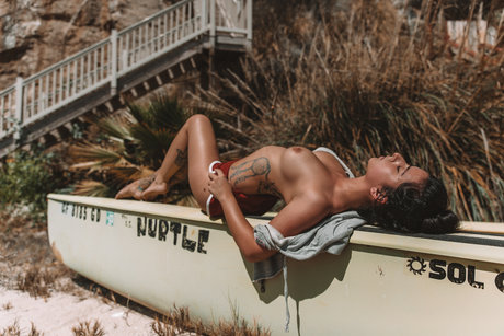 Nacktes geleaktes OnlyFans-Foto von Reed Suicide