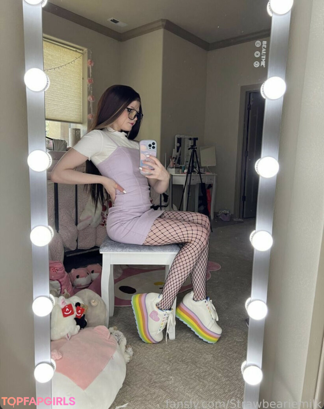 Nacktes geleaktes OnlyFans-Foto von Strawbeariemilkk #1404