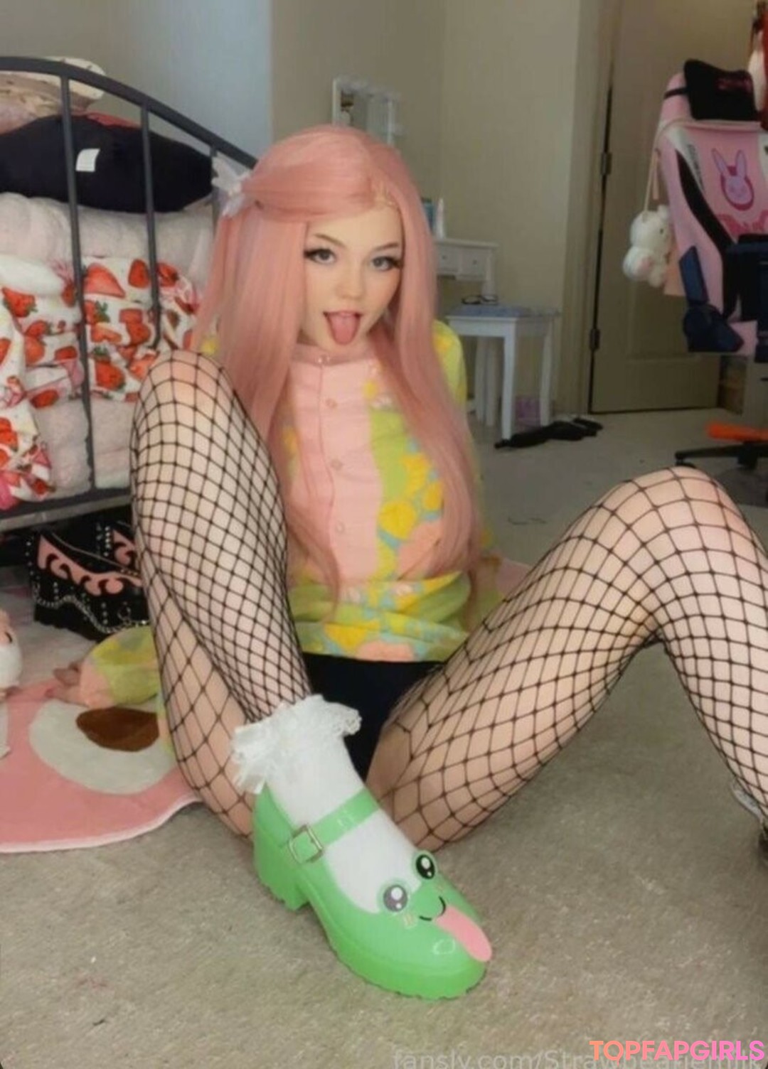 Nacktes geleaktes OnlyFans-Foto von Strawbeariemilkk #1518