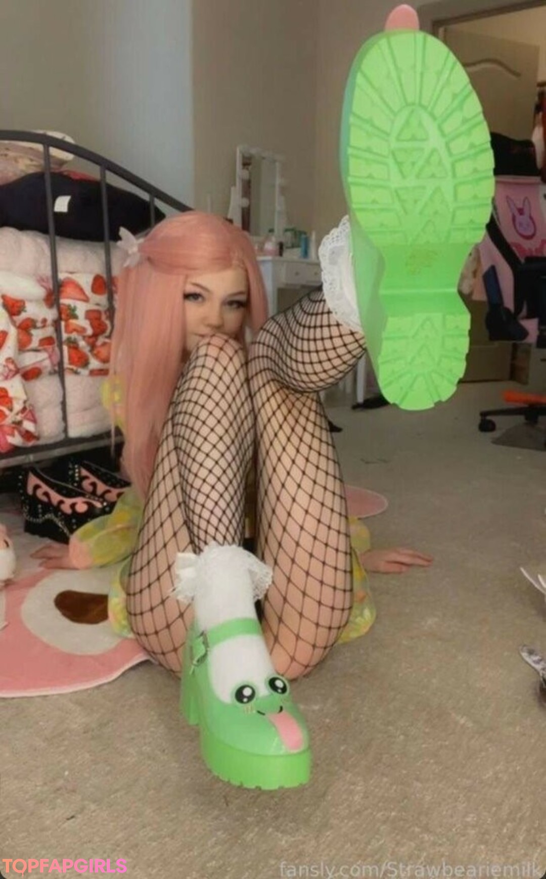 Nacktes geleaktes OnlyFans-Foto von Strawbeariemilkk #1520