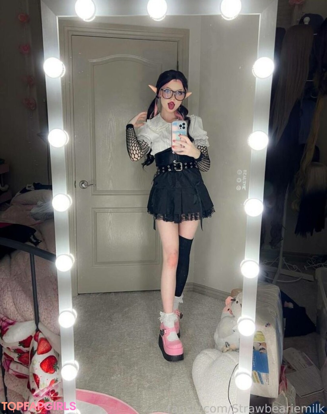 Nacktes geleaktes OnlyFans-Foto von Strawbeariemilkk #1548