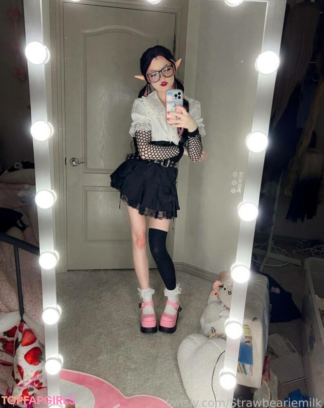 Nacktes geleaktes OnlyFans-Foto von Strawbeariemilkk #1554