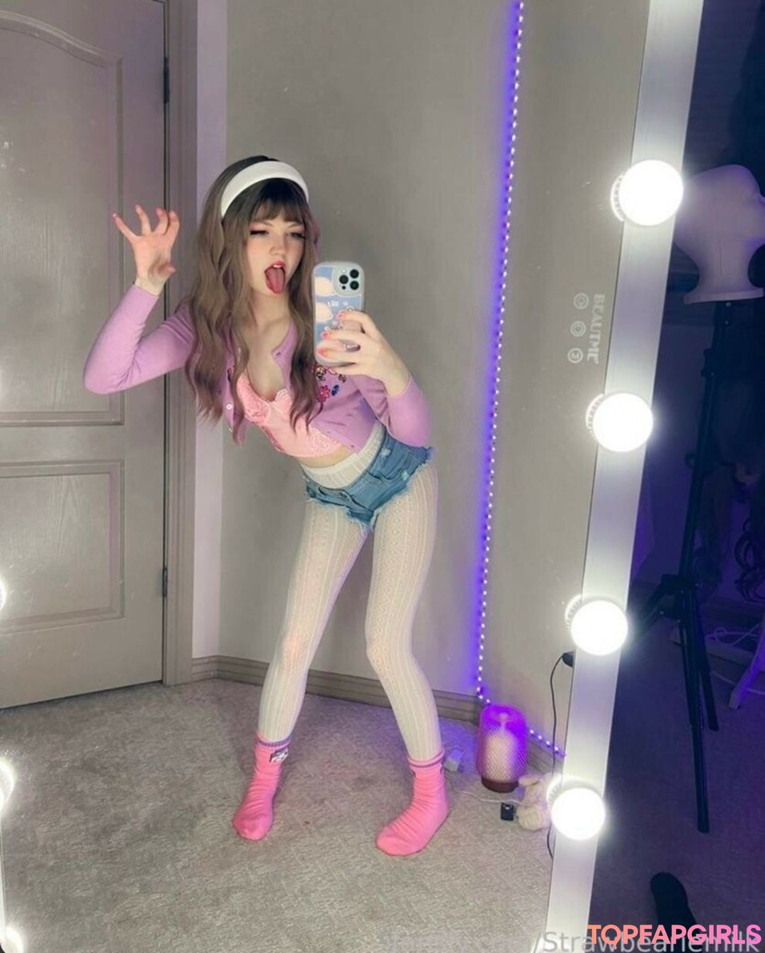 Nacktes geleaktes OnlyFans-Foto von Strawbeariemilkk #1636