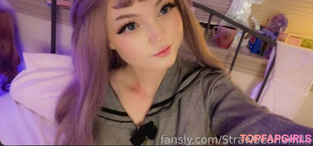 Nacktes geleaktes OnlyFans-Foto von Strawbeariemilkk #1715