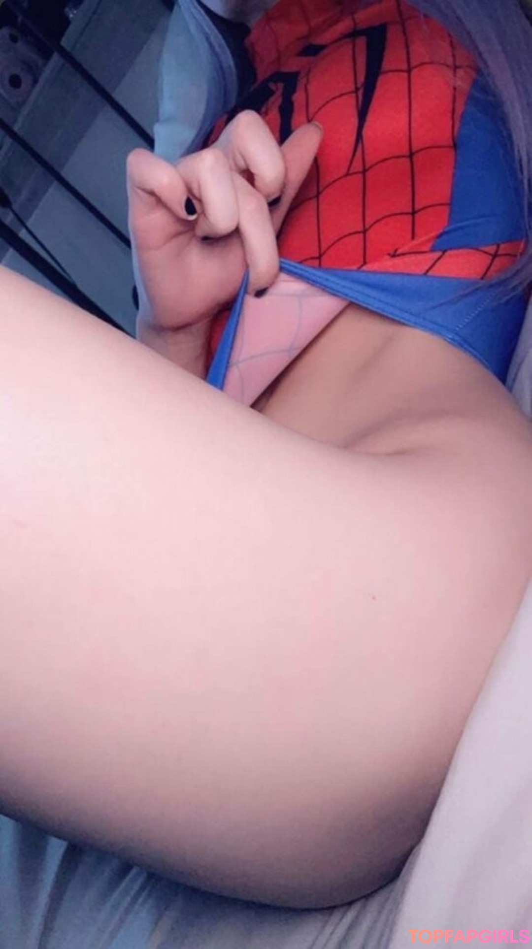 Nacktes geleaktes OnlyFans-Foto von Strawbeariemilkk #2077