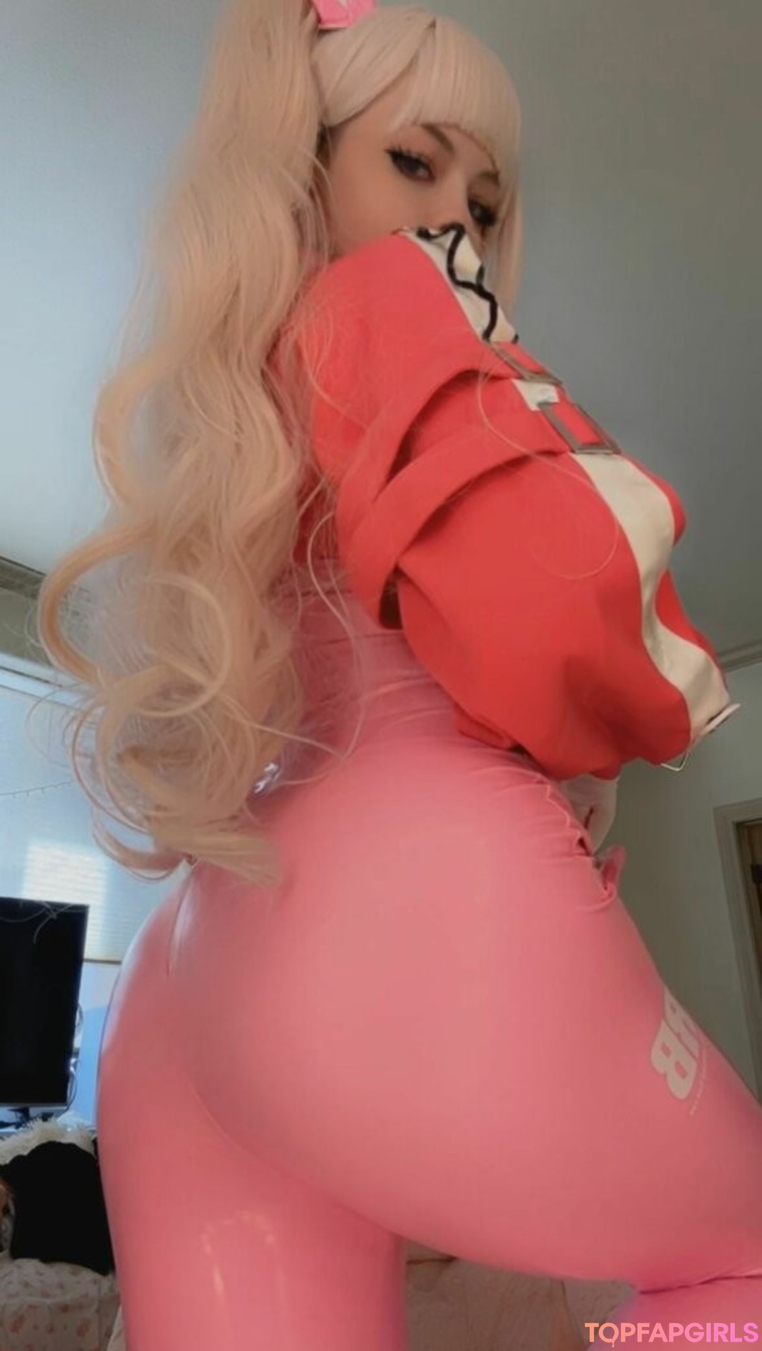 Nacktes geleaktes OnlyFans-Foto von Strawbeariemilkk #2418