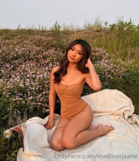 Nacktes geleaktes OnlyFans-Foto von Madison Jane