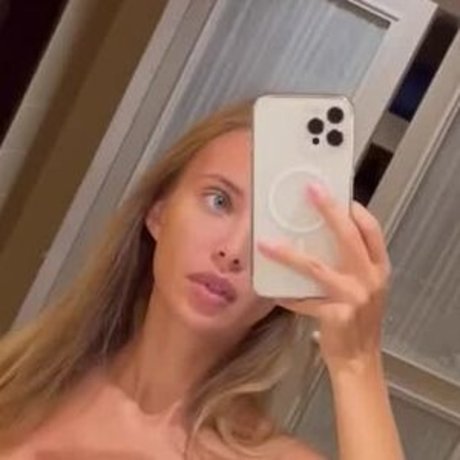 Nacktes geleaktes OnlyFans-Foto von Catherine7