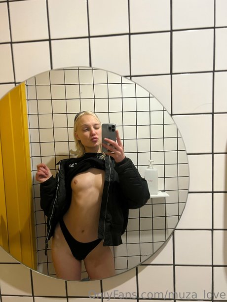 Nacktes geleaktes OnlyFans-Foto von Hannah Ray