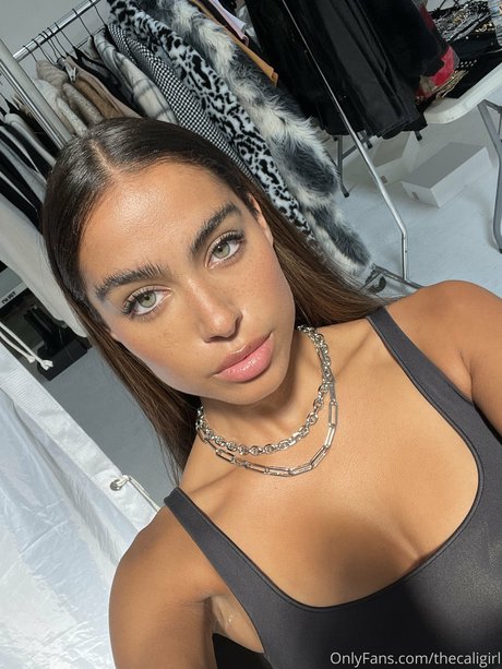 Nacktes geleaktes OnlyFans-Foto von Undercover Freak