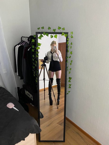 Nacktes geleaktes OnlyFans-Foto von Allotropp