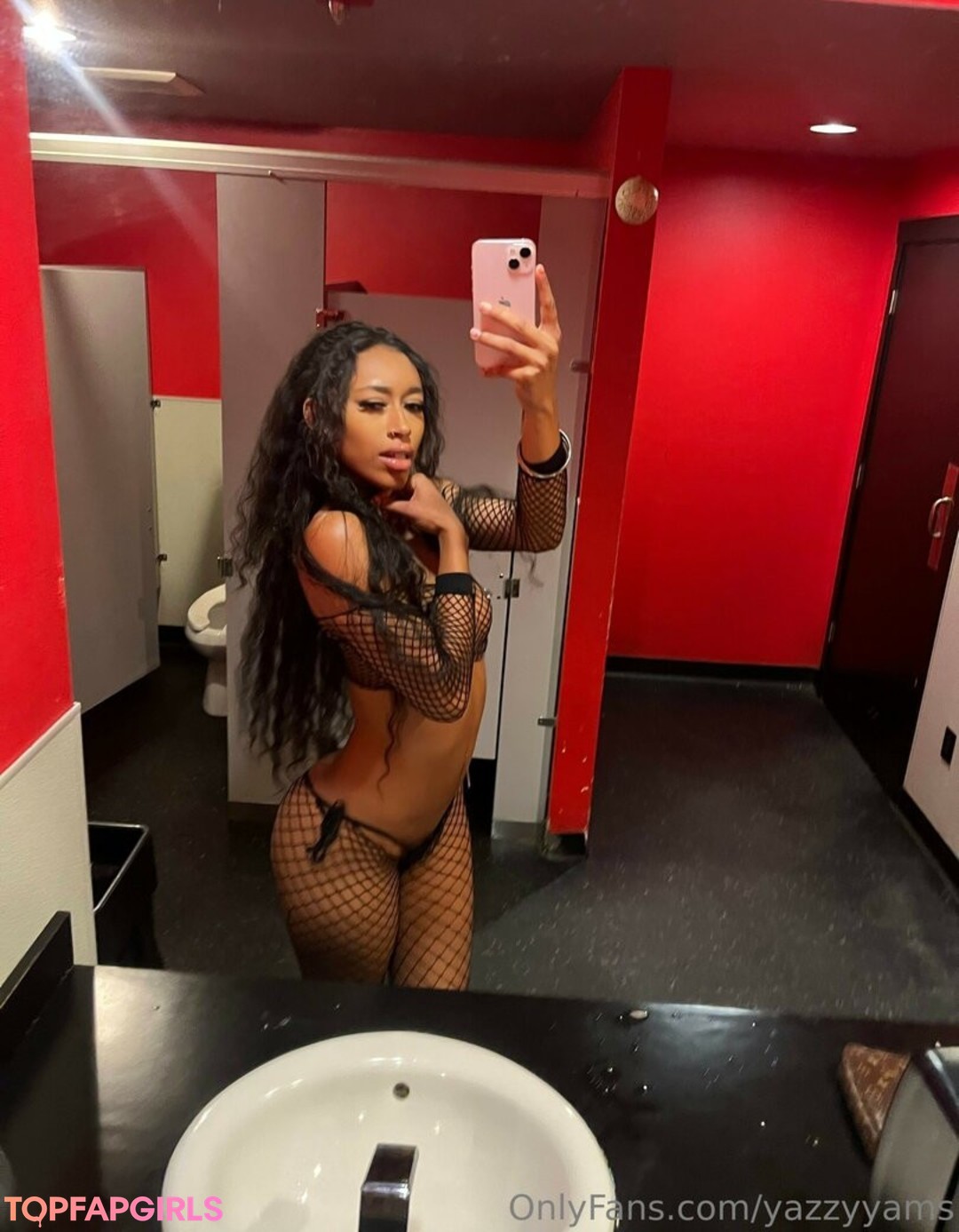 Nacktes geleaktes OnlyFans-Foto von Yazzyyams #1003