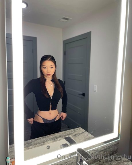 Nacktes geleaktes OnlyFans-Foto von Itsjinny
