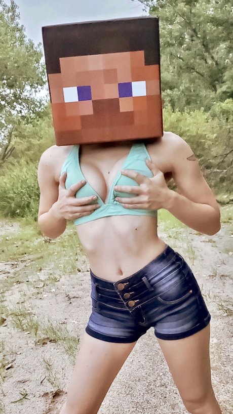 Nacktes geleaktes OnlyFans-Foto von Bunnybii