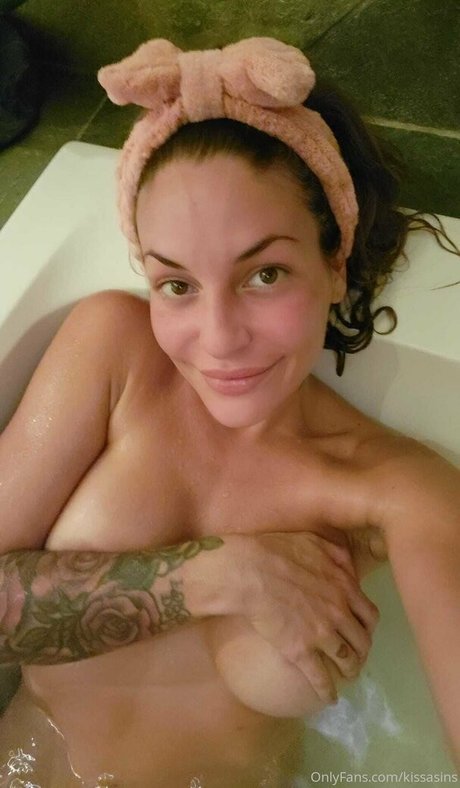 Nacktes geleaktes OnlyFans-Foto von Kissa Sins