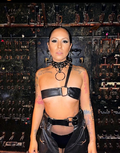 Nacktes geleaktes OnlyFans-Foto von Reverie Love