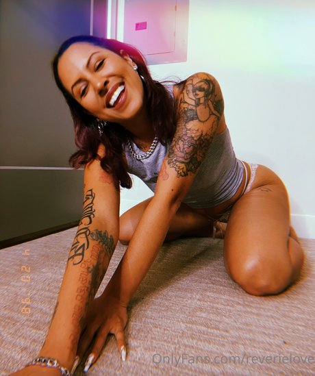Nacktes geleaktes OnlyFans-Foto von Reverie Love