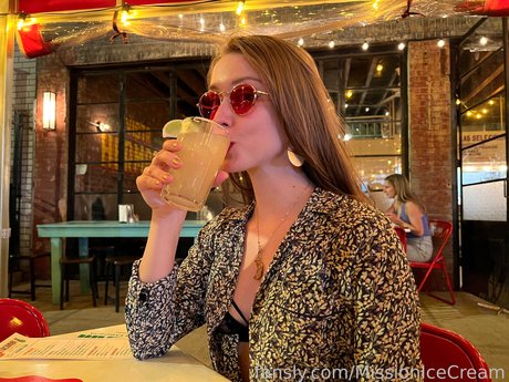 Nacktes geleaktes OnlyFans-Foto von Missionicecream