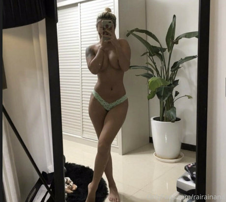 Nacktes geleaktes OnlyFans-Foto von Rairainana