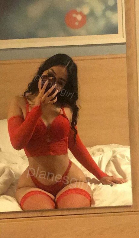 Nacktes geleaktes OnlyFans-Foto von Planesgirl