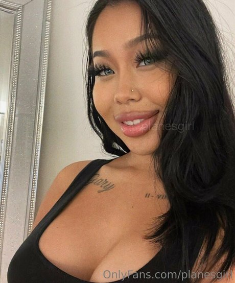Nacktes geleaktes OnlyFans-Foto von Planesgirl